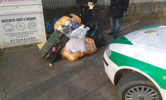 Nemmeno le scimmie abbandonano in giro i rifiuti: la “guerra” di Covo agli incivili