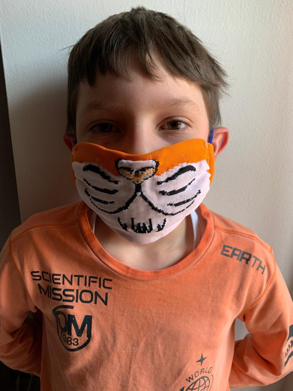 Areu dona duemila mascherine colorate ai figli di medici, infermieri e personale sanitario