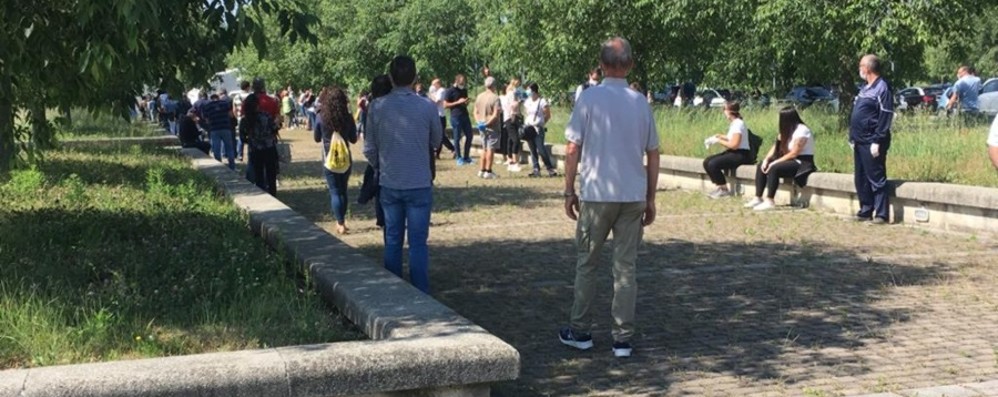 Pienone in Fiera per fare i tamponi su convocazione dell’Ats: «Così non va bene»