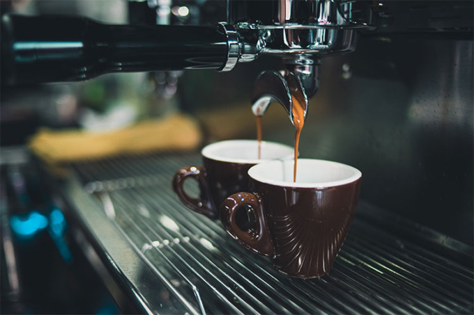 Il caffè al bar in Bergamasca costa il 5,2% in più, ma è al di sotto della media nazionale