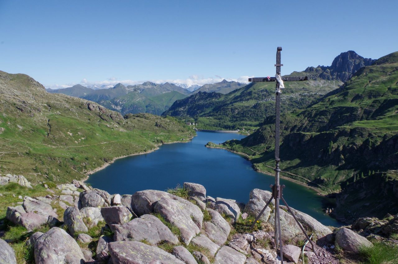 Coppia di escursionisti si perde ai Laghi Gemelli. Recuperati dal soccorso alpino