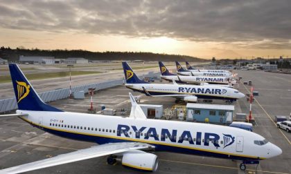 Ryanair (ri)taglia i voli da e per Orio al Serio: più che dimezzati