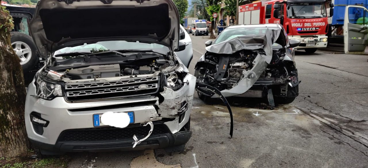 Scontro tra auto a Gazzaniga, elisoccorso in azione e due feriti in gravi condizioni