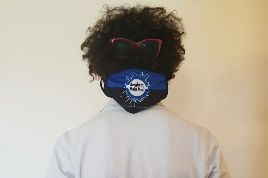 «Immolo i miei capelli per sostenere l’ospedale di Bergamo»