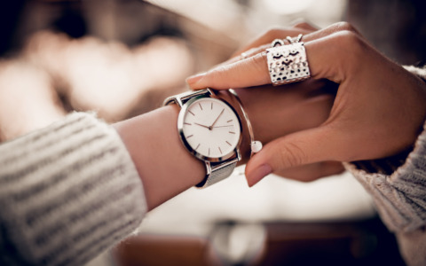 Orologio elegante da donna, un regalo raffinato che resta nel tempo
