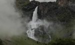 Troppa pioggia, Cascate del Serio aperte fuori programma: il pazzesco video del triplice salto