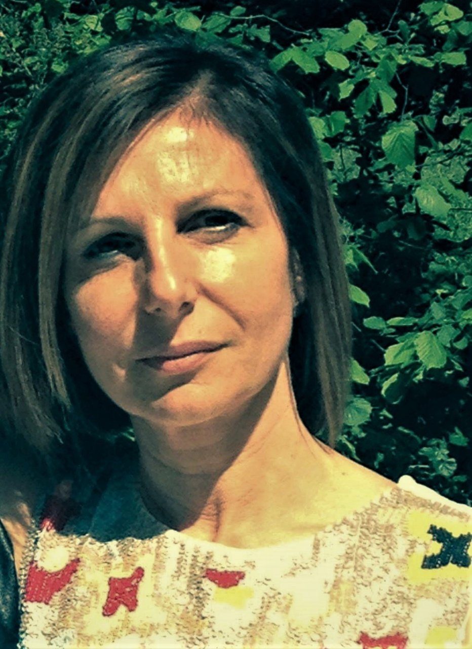 Quei giorni all’anagrafe e le mille lacrime strozzate. Il racconto di Lucia Sorice