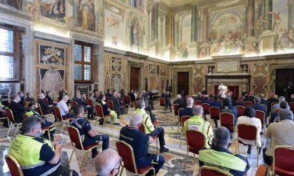 L'affettuoso abbraccio di Papa Francesco a Bergamo e alla Lombardia