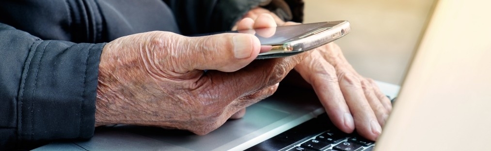 Ospedale di Lovere, l’obbligo di usare la tecnologia esclude gli utenti anziani