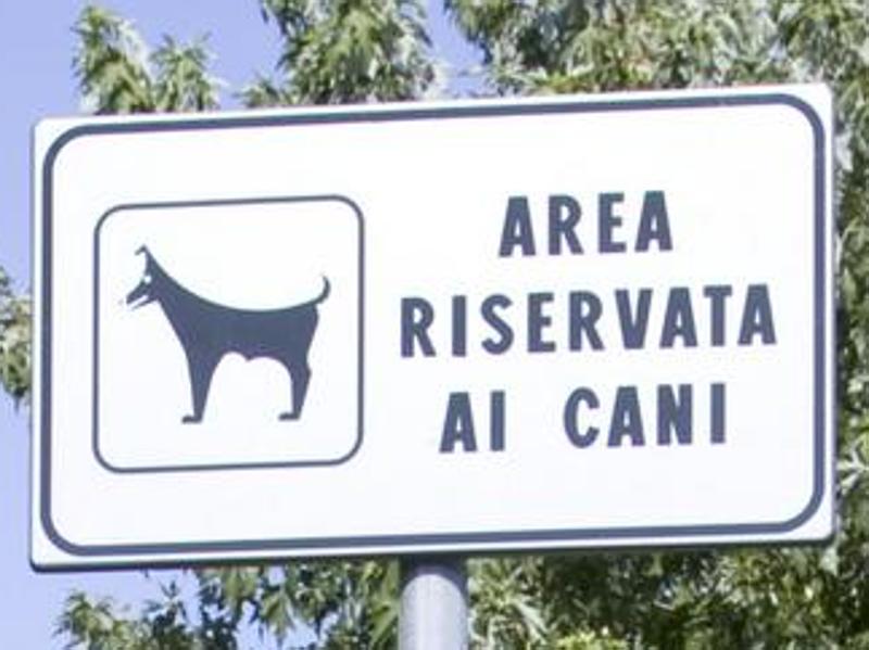 Finalmente le aree cani riaprono anche a Bergamo: aperte dalle 8 alle 20, come i parchi