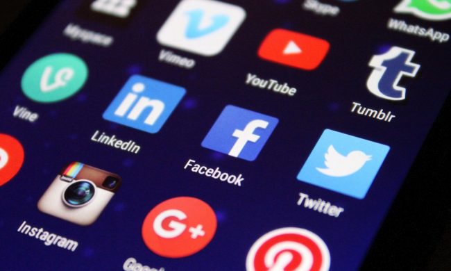 I sindaci dell’Isola combattono i leoni da tastiera che diffondono fake news