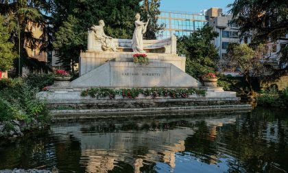 Il monumento dedicato a Gaetano Donizetti sarà ripulito: in inverno partirà il restauro