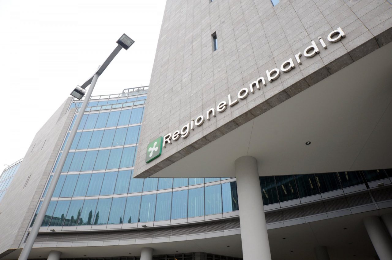 Bonus a medici e infermieri per la lotta al Covid dimezzato: il Pd attacca la Regione (che risponde)