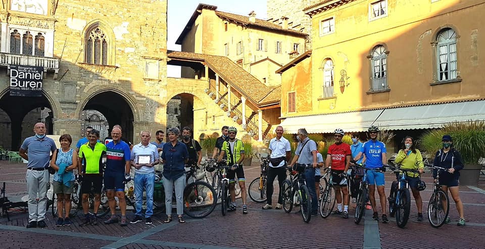 Al via il “ciclo-viaggio della rinascita”, per onorare le vittime bergamasche del Covid