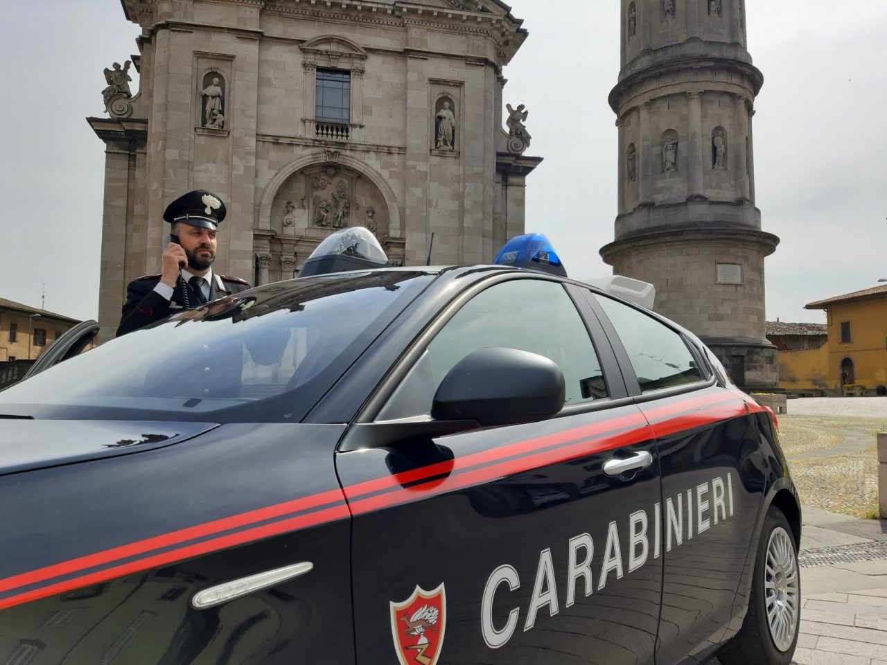 Nasconde in macchina un etto di hashish: arrestato 26enne marocchino