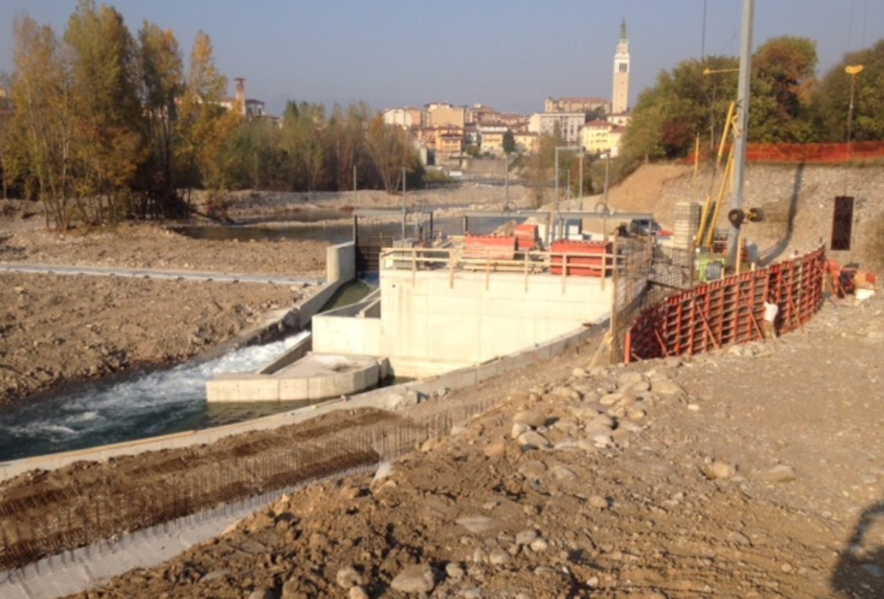 Abusi edilizi sul fiume Brembo. A Ponte San Pietro si attende l’esito del Tar