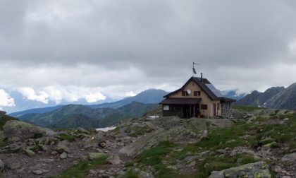 Alla scoperta delle "capanne orobiche": il piccolo e accogliente Rifugio Benigni, meraviglia