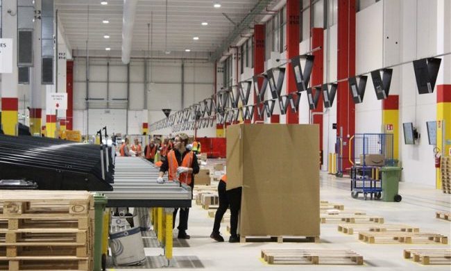 Amazon cerca tre giovani under 30 per assumere per il centro di Casirate