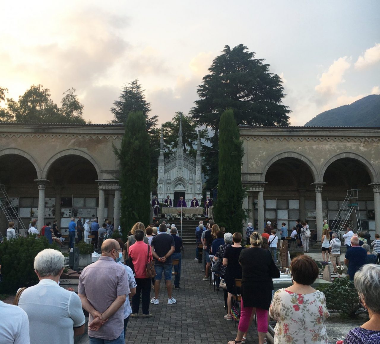 Le campane di San Giuliano ad Albino hanno pianto per i morti, ottanta volte