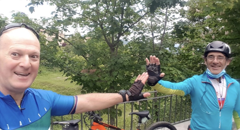 Mille chilometri in bici, da Bergamo a Lipsia, per onorare i bergamaschi vittime del Covid