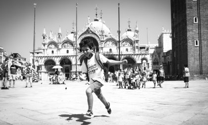 La felicità nei sorrisi e negli sguardi dei bambini del Cre di Nembro in gita a Venezia