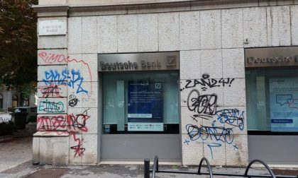 Degrado e graffiti lungo viale Papa Giovanni, la lettera di un cittadino a Gori