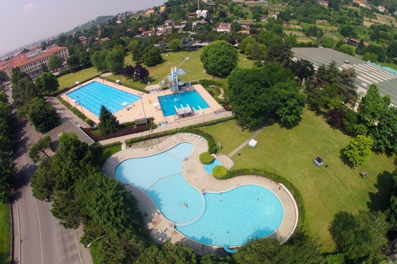 La piscina Italcementi di Bergamo riapre al pubblico, riparati i guasti tecnici all’impianto