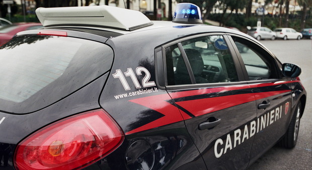 Nasconeva 50 chilogrammi di marijuana che consegnava a comando: arrestato un 29enne