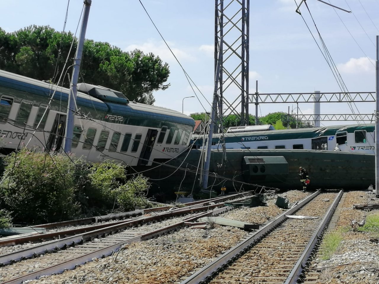 Treno abbandonato senza freno, Trenord sospende macchinista e capotreno