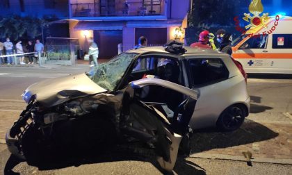 Schianto tra due automobili: feriti due ragazzi di 25 e 19 anni