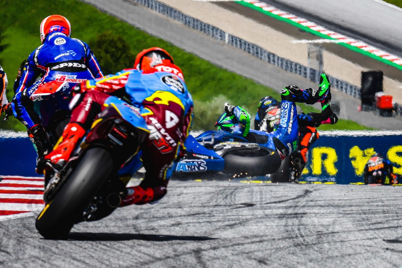 Moto 2: Bastianini scivola e perde la testa del mondiale. Si rifarà