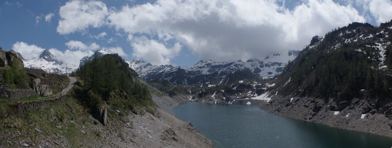 Il Rifugio Calvi, a guardia dell’anfiteatro delle meraviglie
