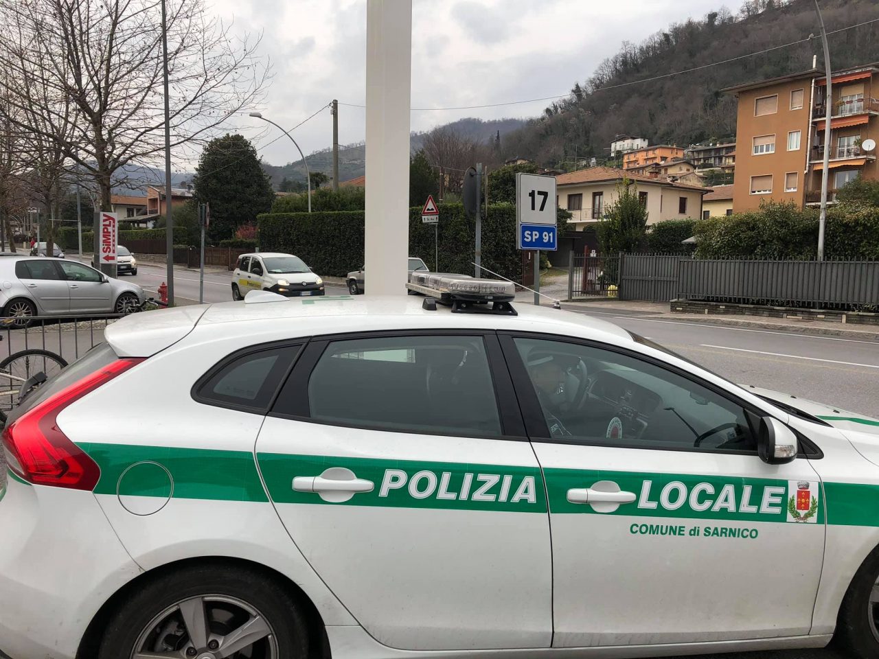 Positiva al Covid, viola la quarantena per fare la spesa: denunciata una donna