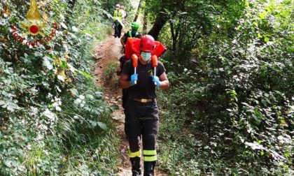 Cade rovinosamente e si rompe la clavicola. Soccorso un ciclista sulla Maresana