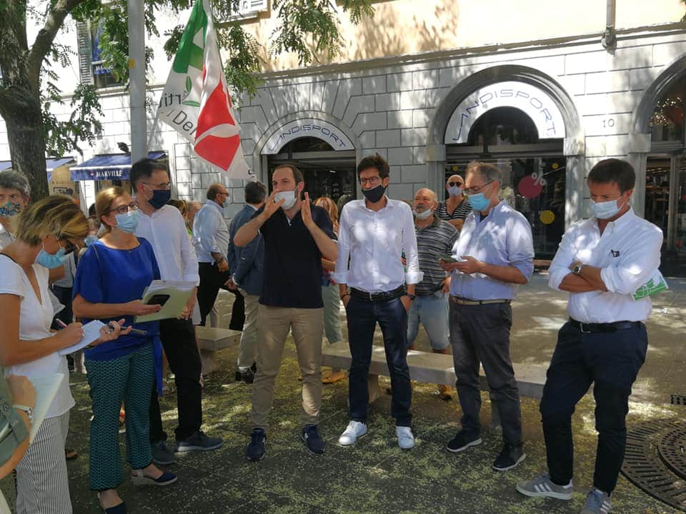 Gestione dell’emergenza e carenza di medici, le proposte del Pd spiegate… in piazza