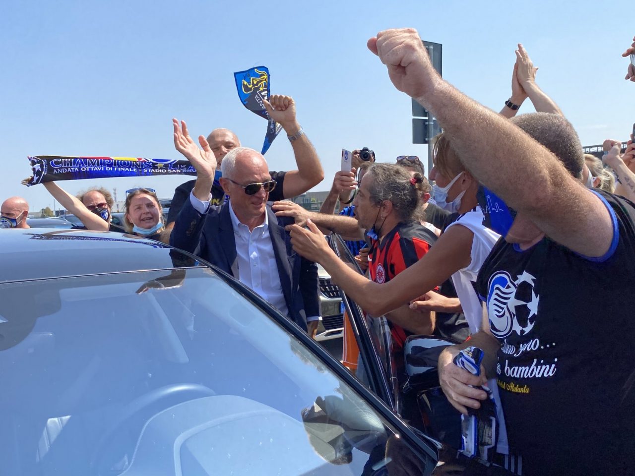L’Atalanta è tornata a casa. Le foto dell’abbraccio dei tifosi: «Grazie ragazzi»