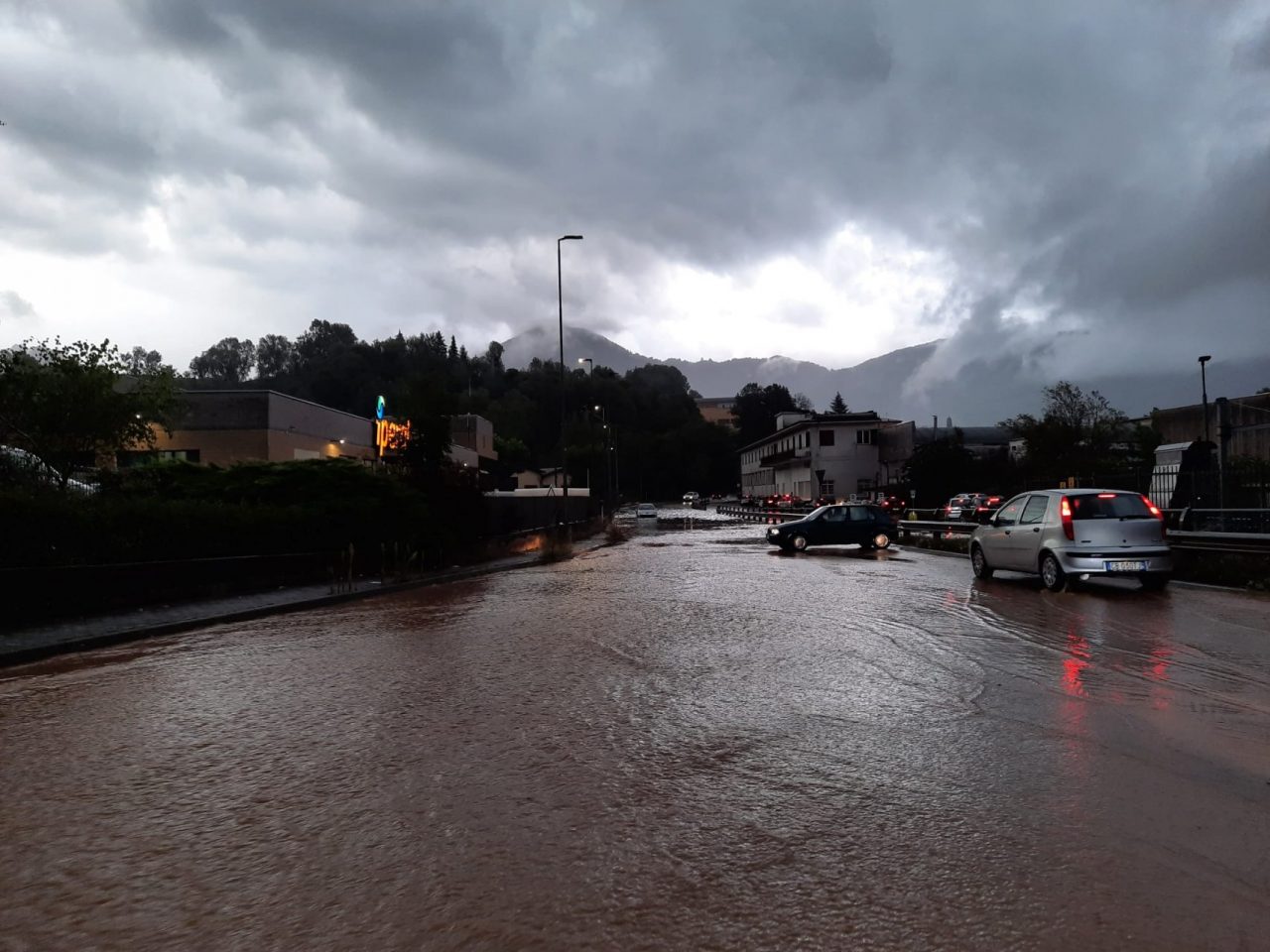 Nubifragio in Val Seriana, allagamenti a Cene e in Val Gandino