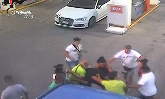 Meratesi e bergamaschi se le danno di santa ragione: due arresti e otto denunce