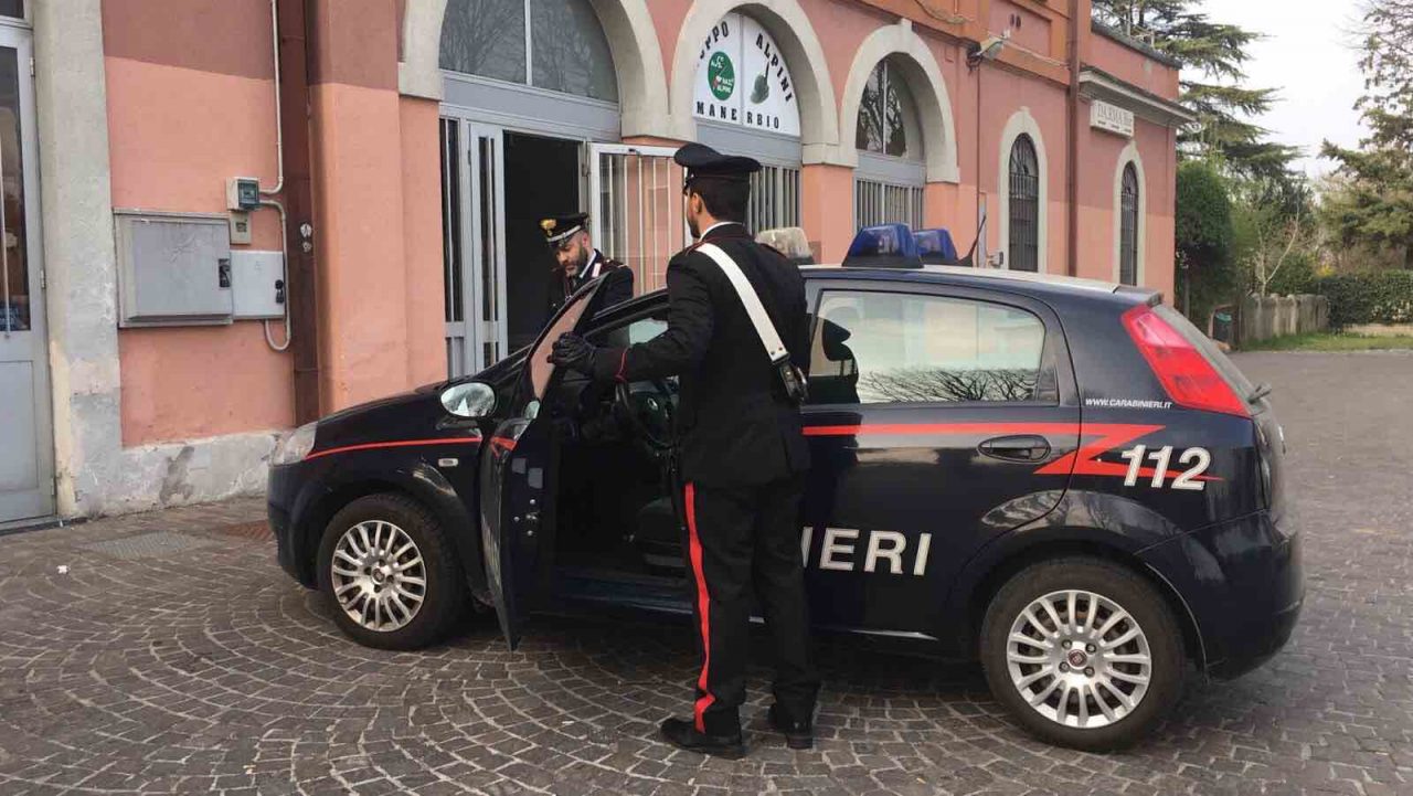 16enne ospite di una comunità nel bresciano arrestato per il lancio di una molotov in strada