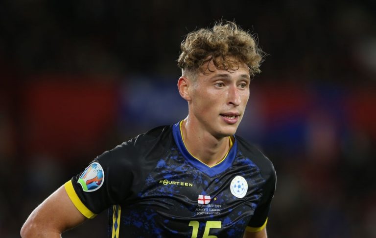 Mercato: giornata decisiva per Mergin Vojvoda dello Standard Liegi, è un esterno destro