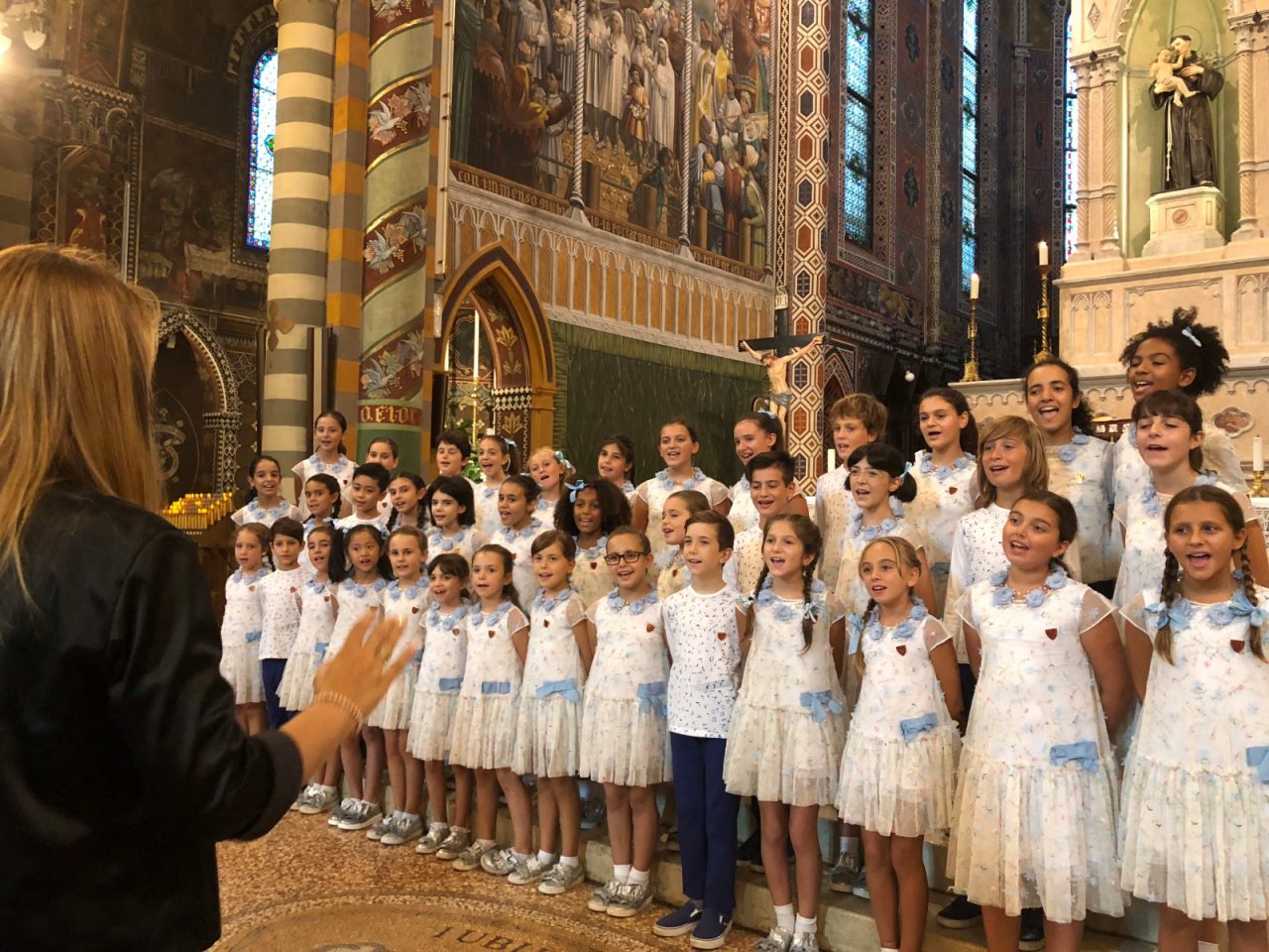 Alice e Martina, le due bambine bergamasche in lizza per partecipare allo Zecchino d’Oro