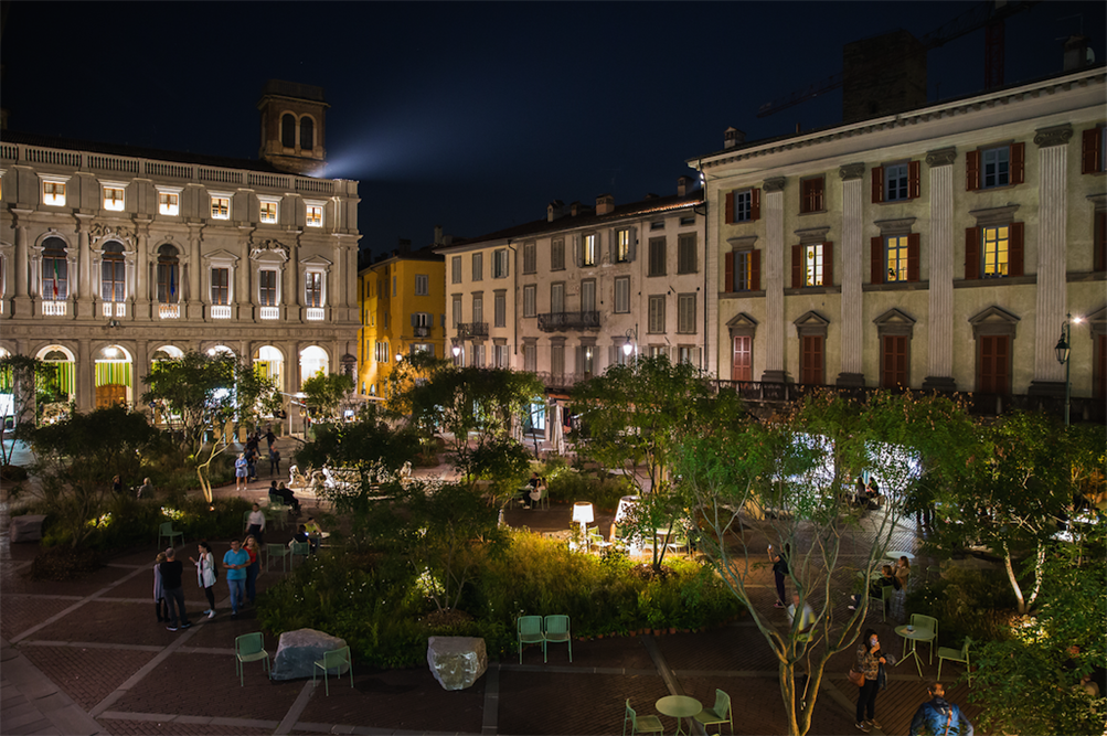 10 frasi in dialetto sull’allestimento in Piazza Vecchia de I Maestri del Paesaggio