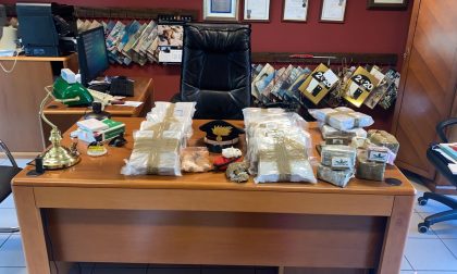 Nasconde oltre 30 chilogrammi di droga in casa: arrestato un 45enne pregiudicato