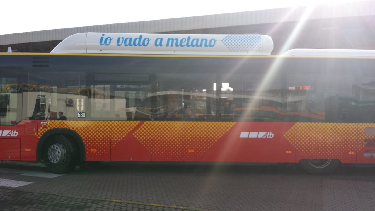 Bus ridotti causa didattica a distanza: cortocircuito a Bergamo
