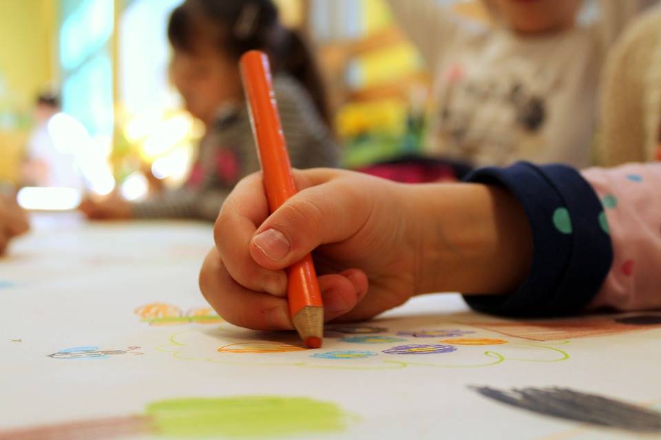 “Donando si impara”, la raccolta di materiale scolastico destinato alle famiglie bergamasche in difficoltà
