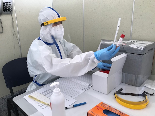 Isolamenti, quarantene e ritorno nella collettività: cosa cambia in Lombardia