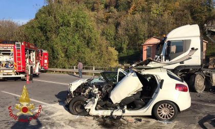 Schianto tra un camion e un'automobile a Casnigo: grave un uomo di 51 anni