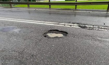 Pronto intervento contro le buche sulle strade di Bergamo: squadra in azione entro 90 minuti