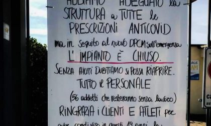 Piscine di Alzano, cartello polemico contro il nuovo Dpcm. E sui social infuria la polemica