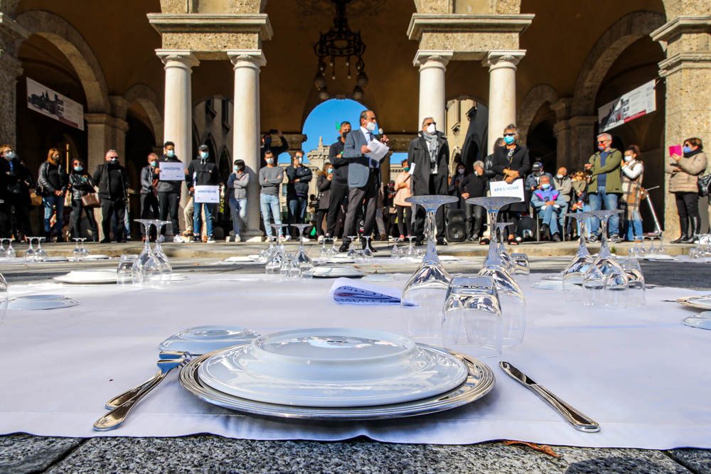 bergamo-protesta-ristoratori-foto-devid-rotasperti (12)